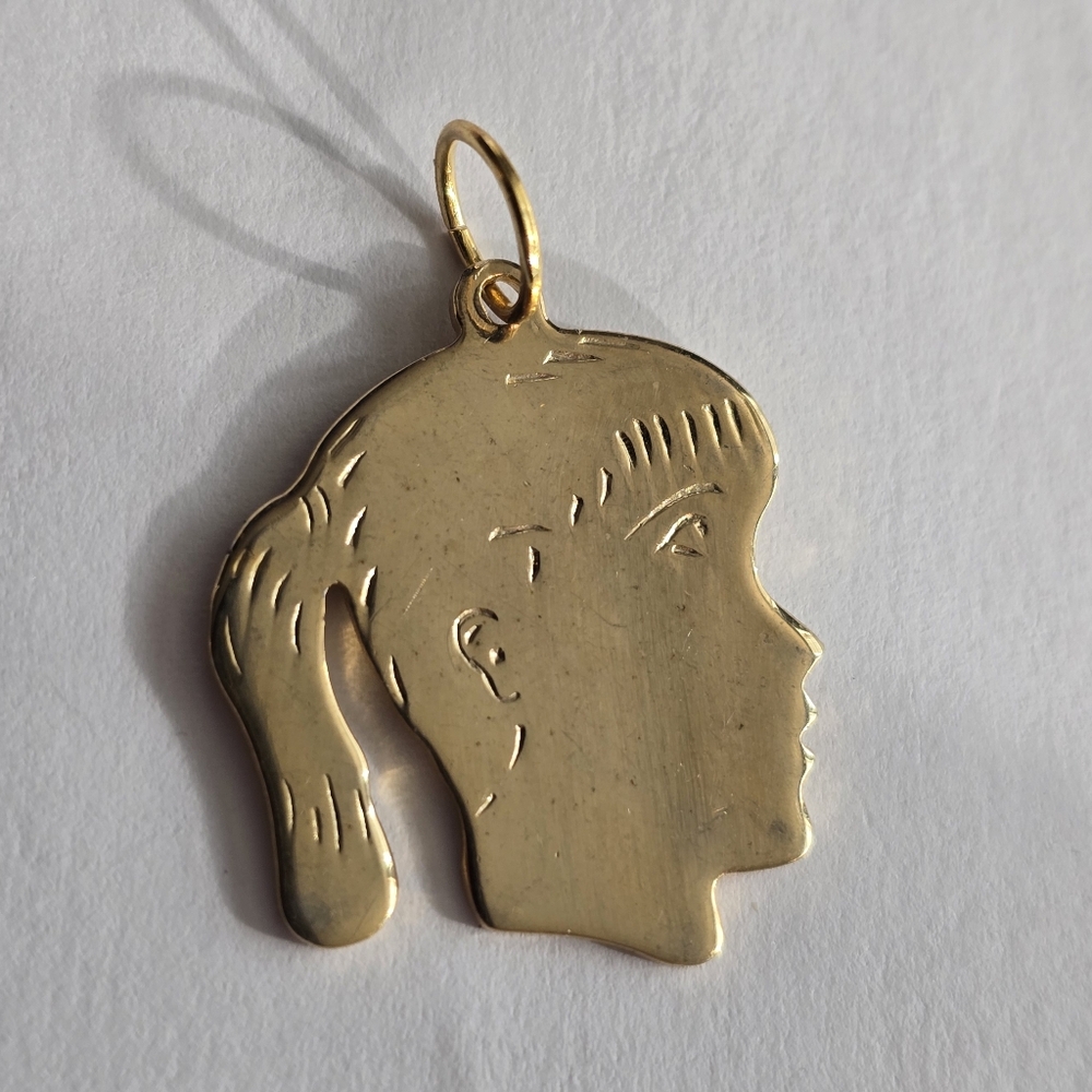 Vintage girl charm pendant gold tone metal head face mom mother daughter - Picture 4 of 5
